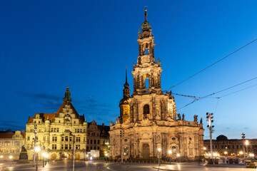 Fototapeta na wymiar Dresden, Kirche der heiligen Dreifaltigkeit am Abend