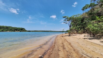 Paisagem de praia de rio na região Amazônica de Alter do Chão, Pará, Brasil. Rio Tapajós, Setembro 2023
