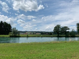 Fluss Reuss bei Sins und Mühlau, Flussufer - Landschaft Schweiz