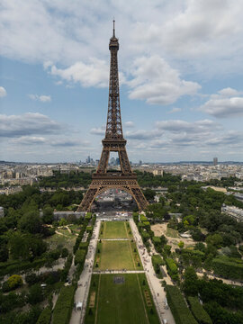 Famous Eiffel tower on cloudy day