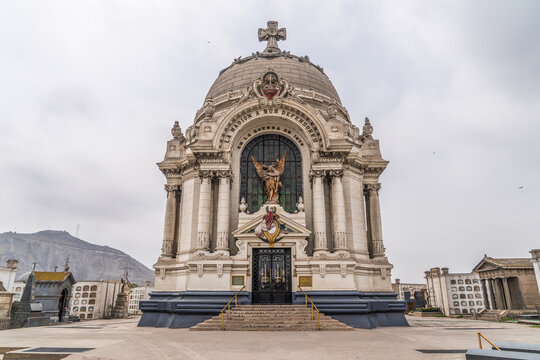 The Crypt of Heroes(Cripta de los H&eacute;roes),Built in 1908