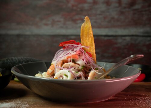 ceviche tradicional de pescado peruano