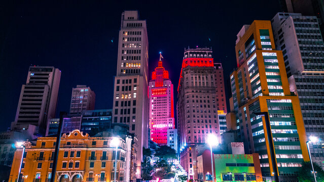 Pr&eacute;dio Altura Arranha-c&eacute;u Banespao S&atilde;o Paulo Centro Edif&iacute;cio Arquitetura Hist&oacute;ria Vista Panor&acirc;mica Urbano Centro financeiro Patrim&ocirc;nio Altino Arantes Farol Concreto Largo Anhangabau Turismo S&eacute;culo XX