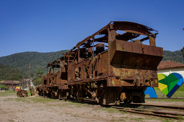 Fototapeta na wymiar Trem enferrujado na vila de Paranapiacaba. Santo André. Brasil.