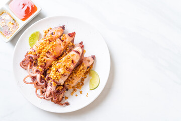 fried squid with garlic