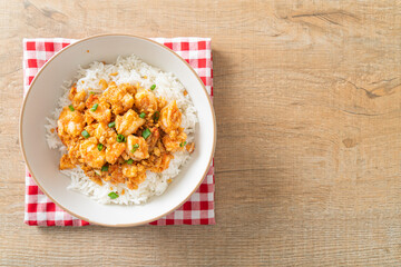 stir-fried shrimps with garlic and shrimps paste
