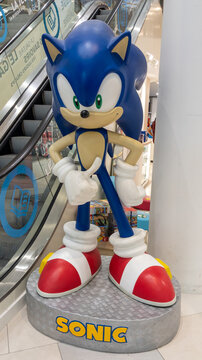 Sonic the Hedgehog Plastic giant sonic toy figurine store in market video games shop