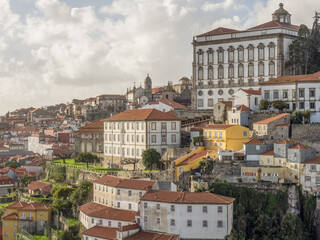 Fototapeta na wymiar Frühling in Porto am Douro