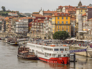 Fototapeta na wymiar Die Stadt Porto in Portugal