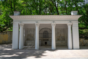 Obraz premium Pavilion of pump room № 4 of the spring № 4 in the park of the city of Essentuki, Russia
