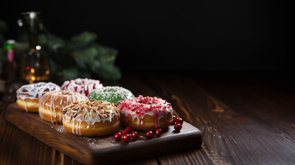 Super Leckere Donut mit bunter Glasur zum Fasching und Geburtstag in grandioser dekoration angerichtet Querformat, ai generativ 