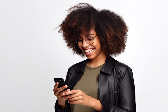 A picture of a happy young black woman using her phone to send messages to her friends, black firday photo