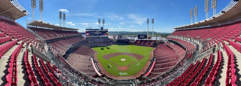 Great American Ball Park panorama, home of the Cincinnati Reds. GABP replaced multi-purpose Riverfront Stadium in 2003.