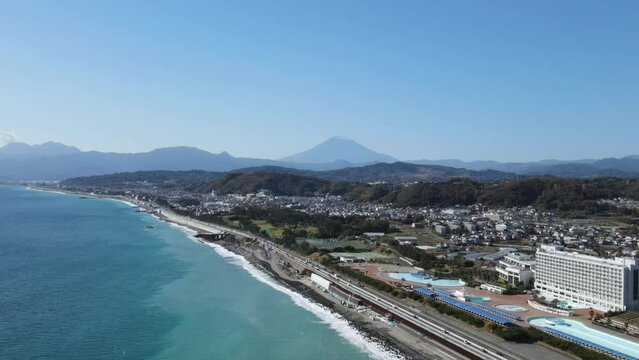 日本の風景・大磯・富士山のドローン映像
