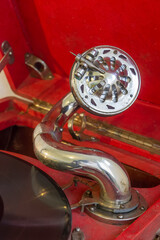 Old record player gramophone. needle close-up © Andrii