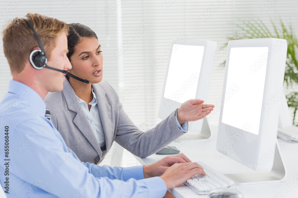 Aufkleber digital png photo of diverse business colleagues using computer at desk on transparent background