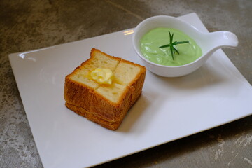 Custard bread