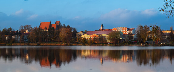 2022-11-02 view of the city of Ilawa near Lake Lezorak Poland - obrazy, fototapety, plakaty