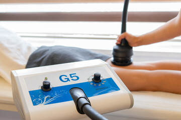 Anti-cellulite vibrating G5 massage. Subdermal therapy.