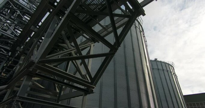 Grain dryer containers. A plant for processing and harvesting animal feed