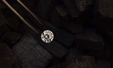 The selected real diamonds have a luster. For making jewelry.