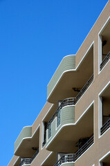 集合住宅と青空　マンションと青空　