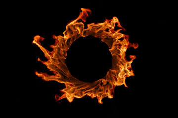 回転する炎の輪の3Dイラスト