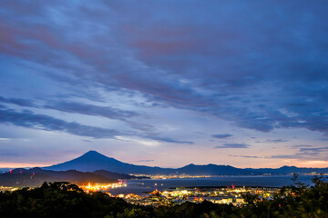 静岡県静岡市日本平の展望台からの富士山と朝焼け