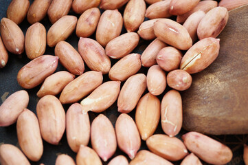 薄皮付きピーナッツ