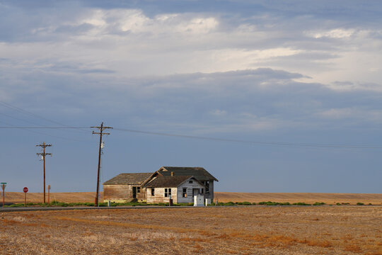 Abandoned farm house