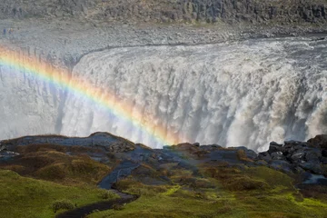 Fototapete Rund A Rainbow at Iceland's Hafragilsfoss Waterfall in Vatnajokull National Park © Zack Frank