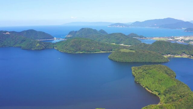三方五湖（左：水月湖、右：菅湖））　（福井県若狭町）