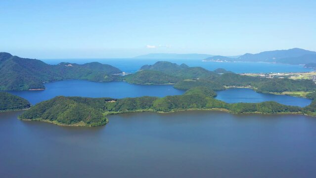 三方五湖（手前：三方湖、中央左：水月湖、中央右：菅湖））　（福井県若狭町）