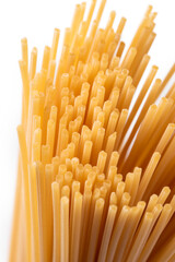 Ripresa ravvicinata di spaghetti italiani crudi, dieta mediterranea 