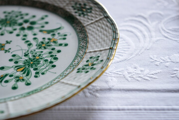 plate with flowers, plate with fork and knife, plate and cutlery, table setting in restaurant, table setting for christmas, table setting, christmas table setting, top view