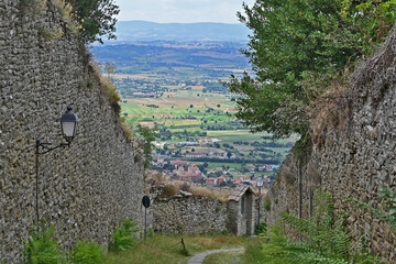 Cortona, la discesa dalla Basilica di Santa Margherita - Arezzo