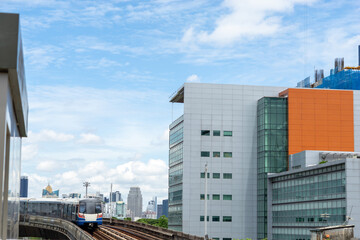 Obraz premium Skytrain BTS operates in the center of Bangkok. Skytrain is the fastest mode of transport in Bangkok