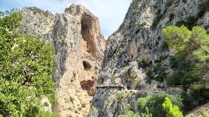 Cuevas en la montaña
