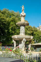 Plaza de Bib-Rambla Square and Gigantones Fountain  - Granada, Andalusia, Spain - obrazy, fototapety, plakaty