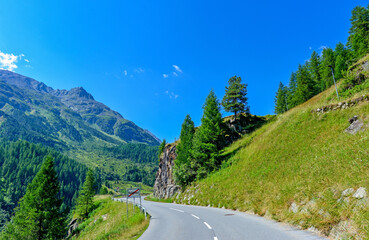 Venter Landesstraße (L240) in der Gemeinde Sölden im Ötztal in Tirol, Österreich