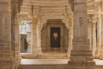Fotobehang Bedehuis Inside the temple of one thousand pillars