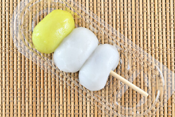 パックに入った月見団子