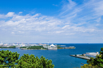 神奈川県横浜市野島公園展望台からの八景島