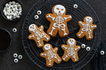 Funny skeleton gingerbread men icing cookies