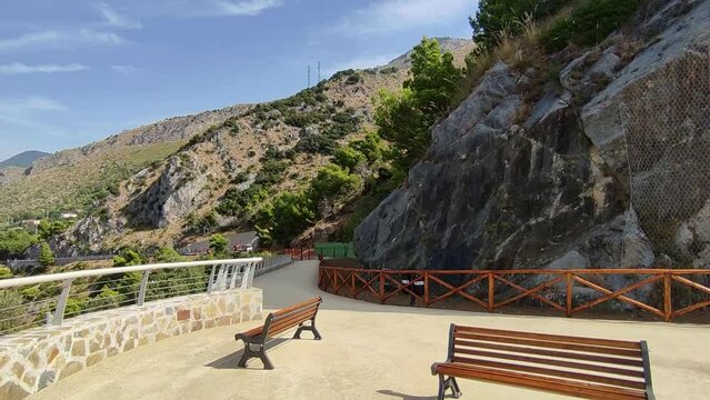 Maratea - Panoramica del sentiero di accesso della skywalk dalla terrazza panoramica