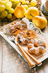 Baked shortcrust pastry treats with pears - 656373619