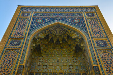 Fototapeta na wymiar traditional Uzbek decorated entrance of International Islamic Academy of Uzbekistan in Tashkent