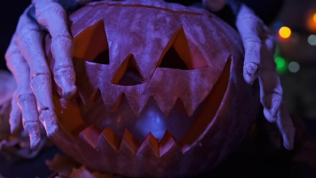 Jack the lantern who is bewitched by the hands of a witch and seduced at a party during the celebration of Halloween