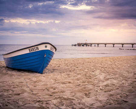 Fischerboot am Strand von Bansin, Usedom