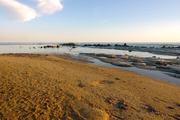 Tramonto sulla spiaggia con rocce a Realmonte 9887